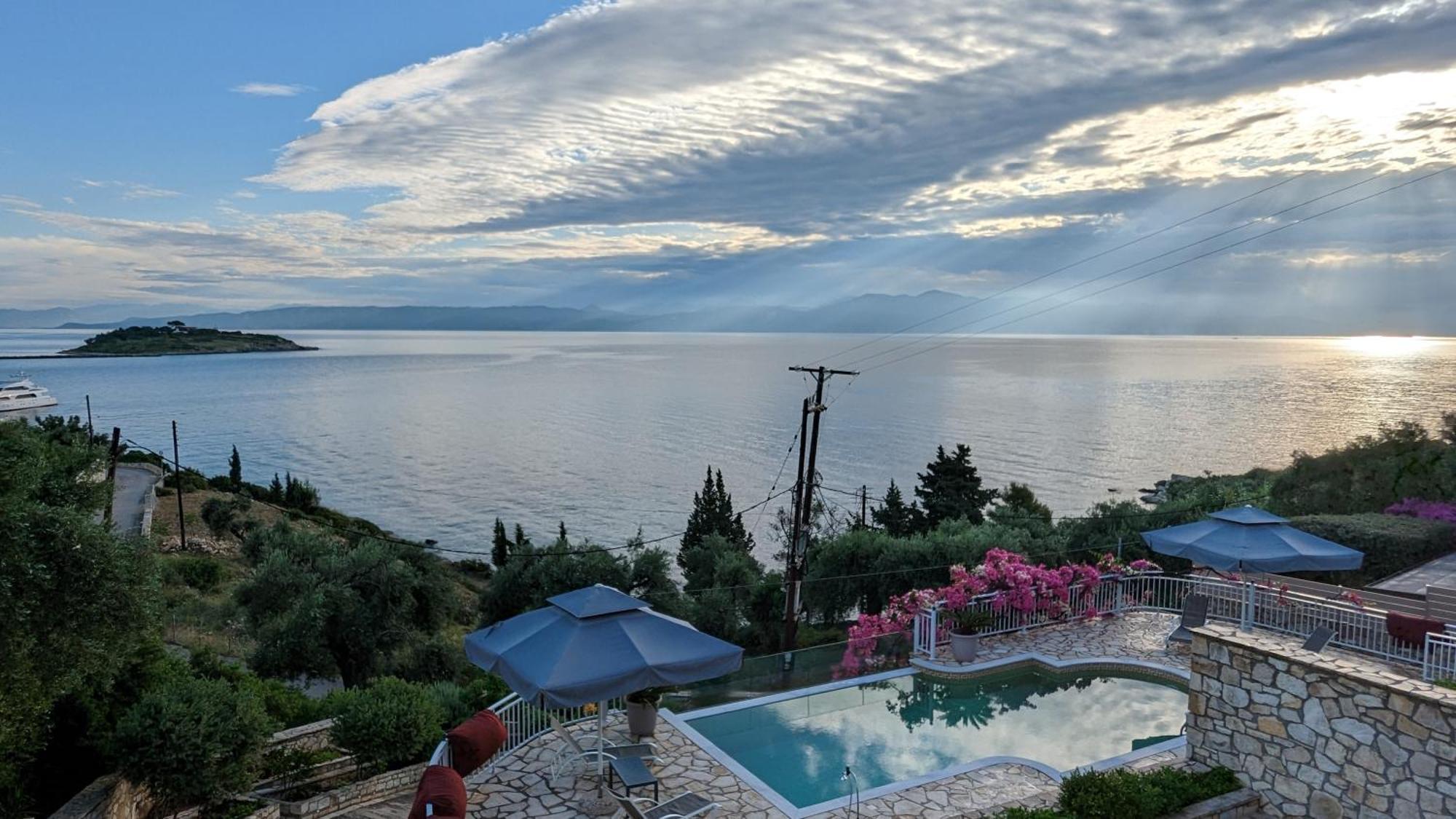 Villa Avgerini Paxos Gaios Bilik gambar