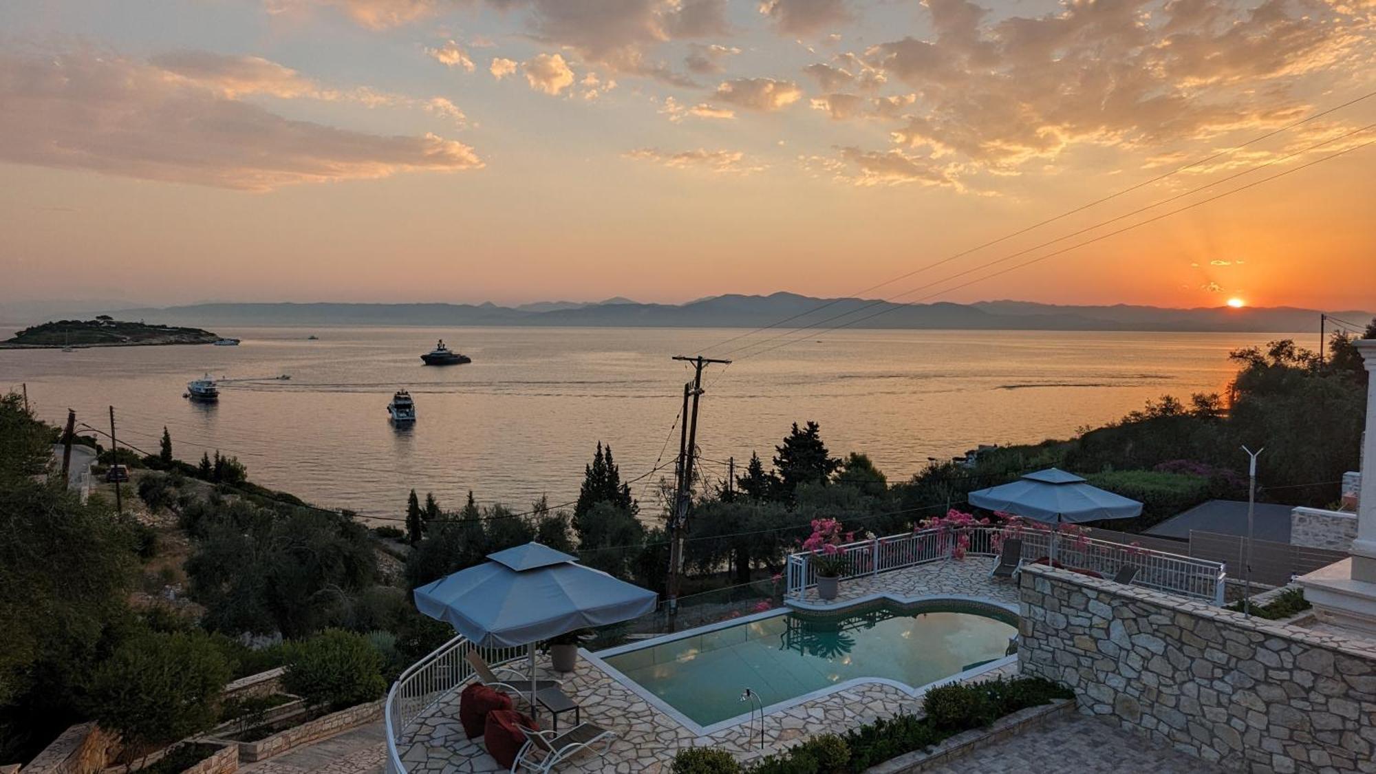 Villa Avgerini Paxos Gaios Bilik gambar